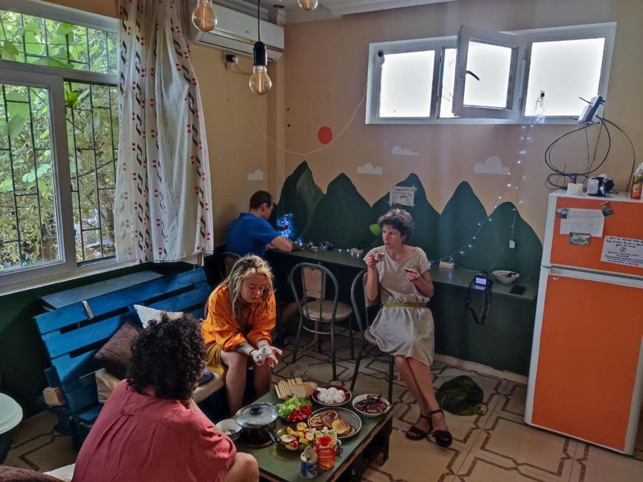 Harmony Backpackers Hostel Batumi Exterior foto