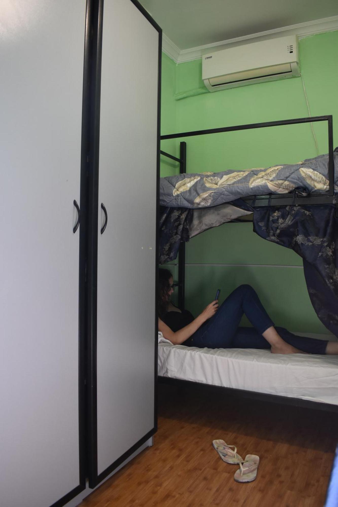Harmony Backpackers Hostel Batumi Zimmer foto